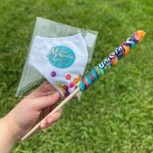 MASK WITH UNICORN POP