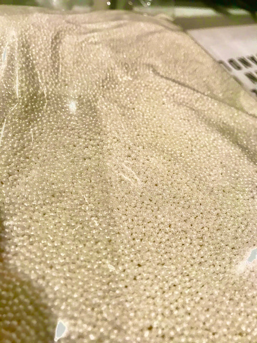 SHIMMER BEADS White