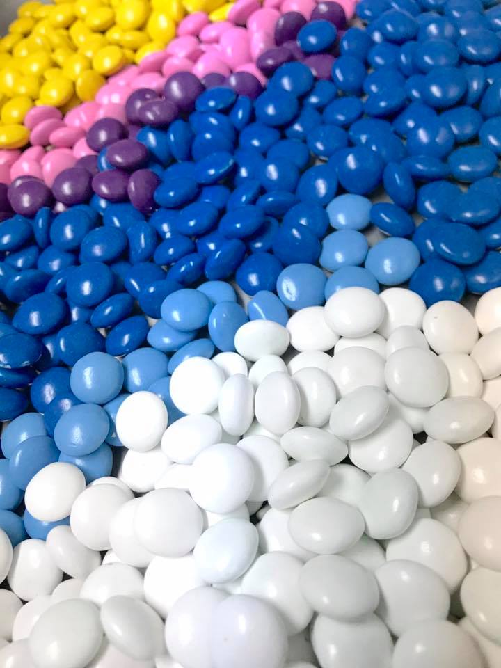 MILK CHOCOLATE GEMS/DROPS PURPLE Miami Candies, LLC.